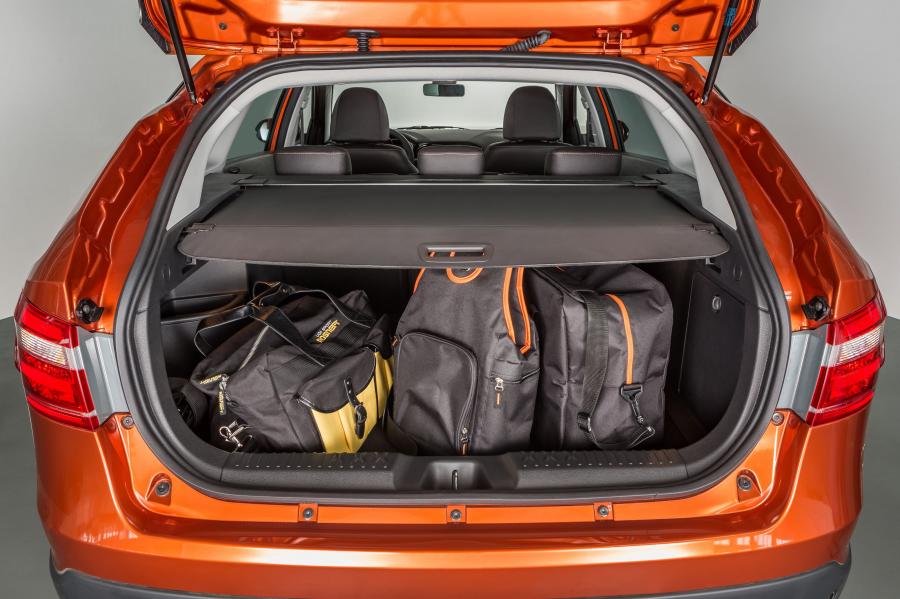 Багажник Lada Vesta SW Cross 2017 года  (фото 38 из 48)